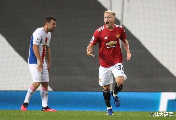  曼联妖星双响救主，拉什福德破荒终复苏  